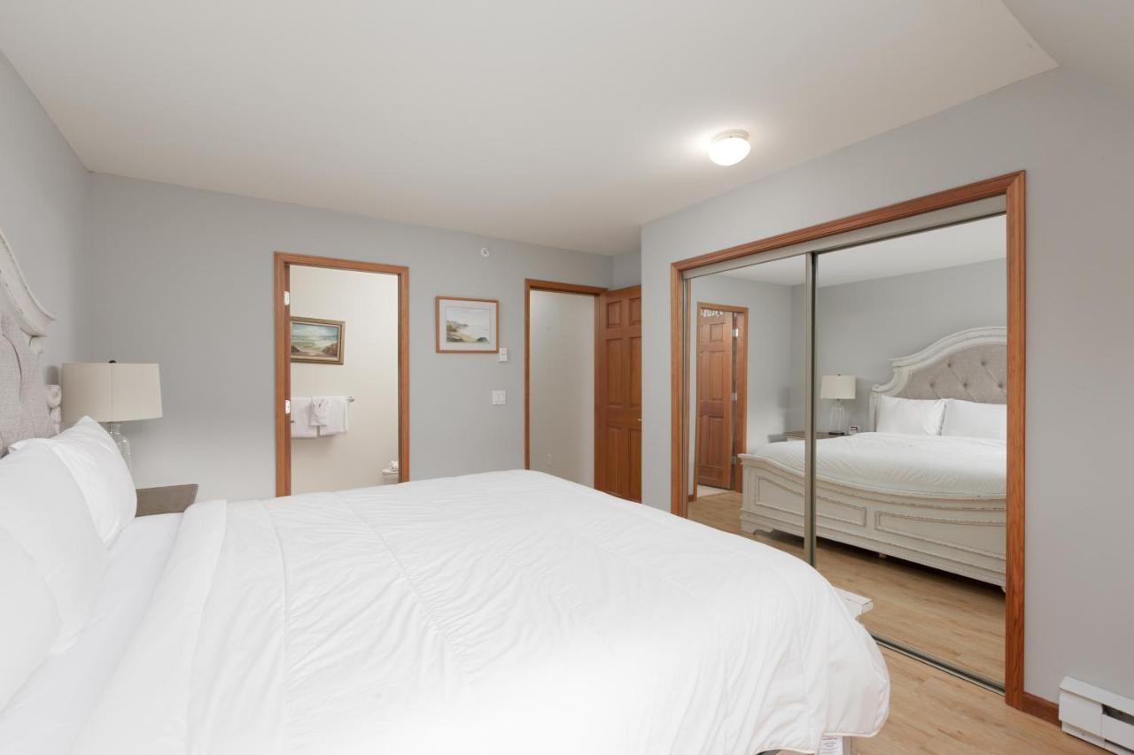 Lagoons By Cozystay Signature Уистлер Экстерьер фото